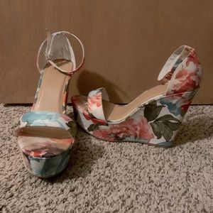 Floral wedges